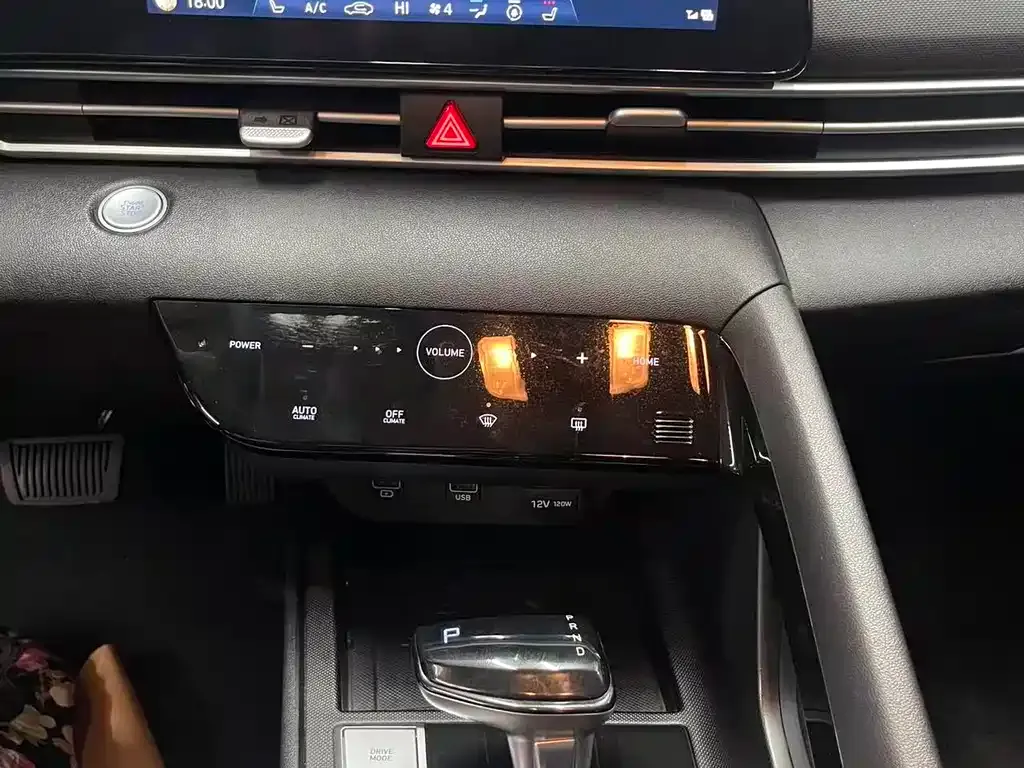 Hyundai Elantra — фото 10