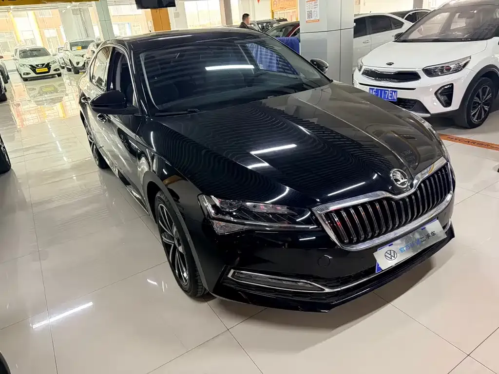 Skoda Superb — фото 3