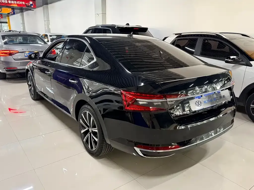 Skoda Superb — фото 5