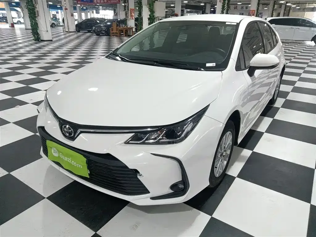 Toyota Corolla — фото 1
