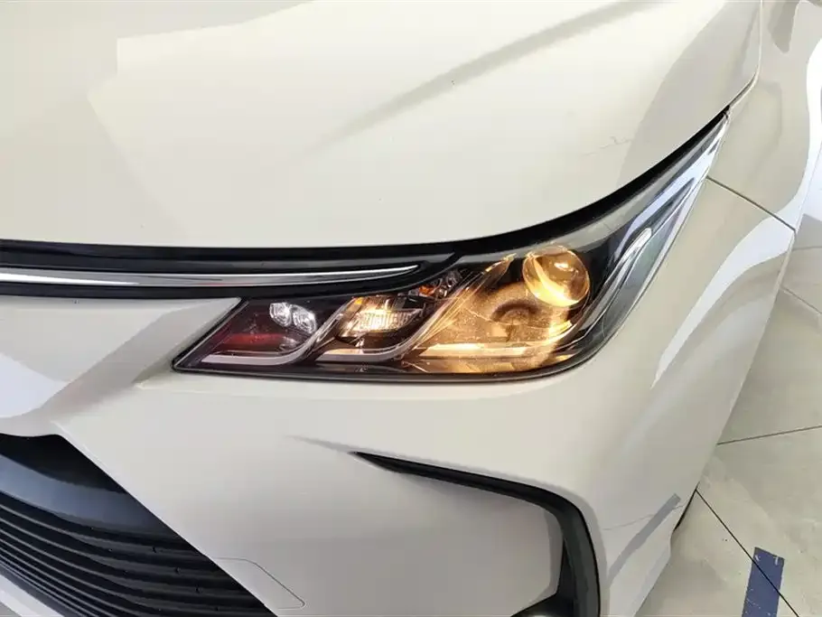 Toyota Corolla — фото 3