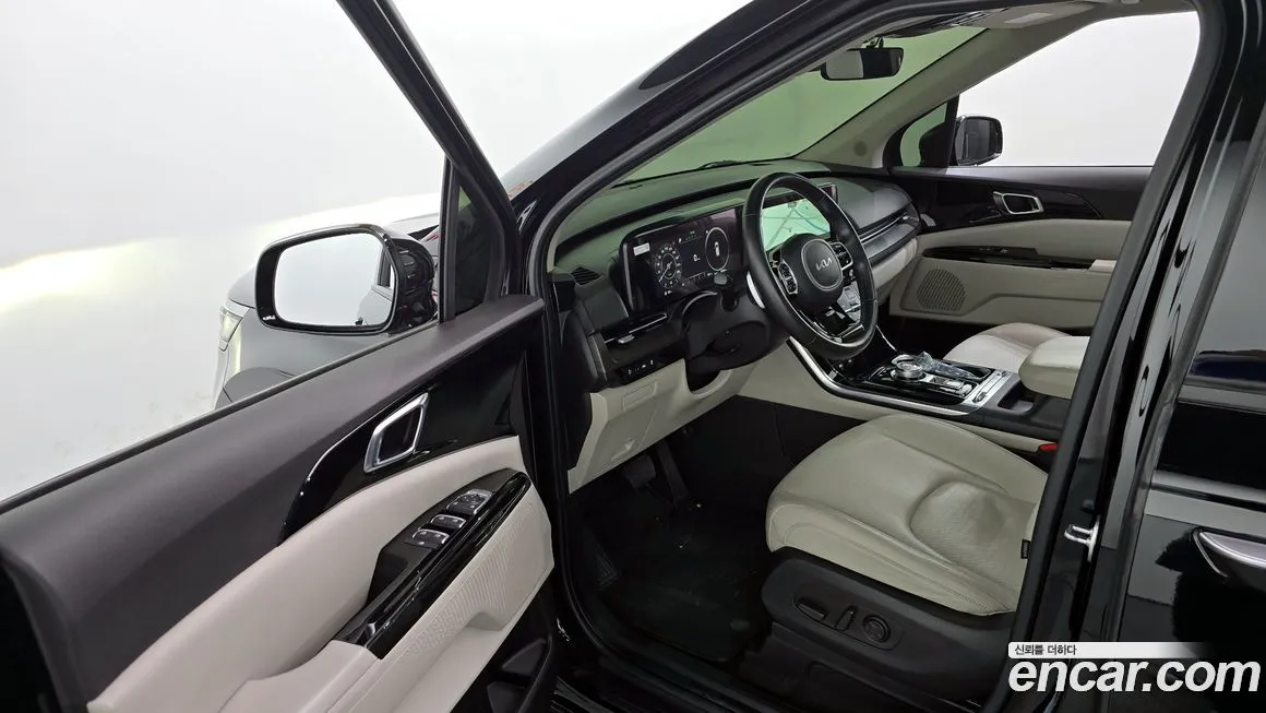 Kia Carnival — фото 10