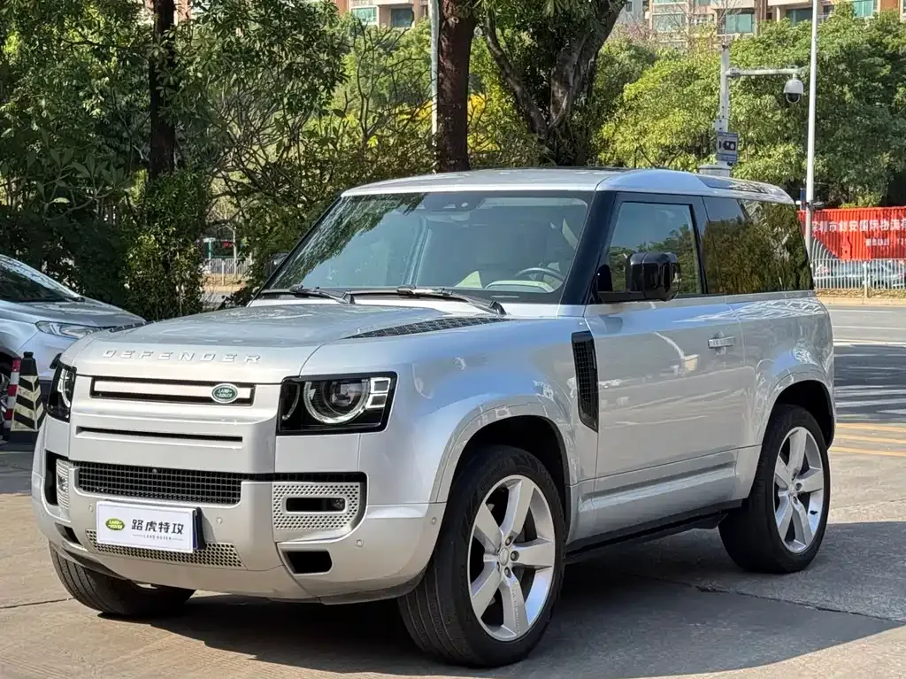 Land Rover Defender — фото 1