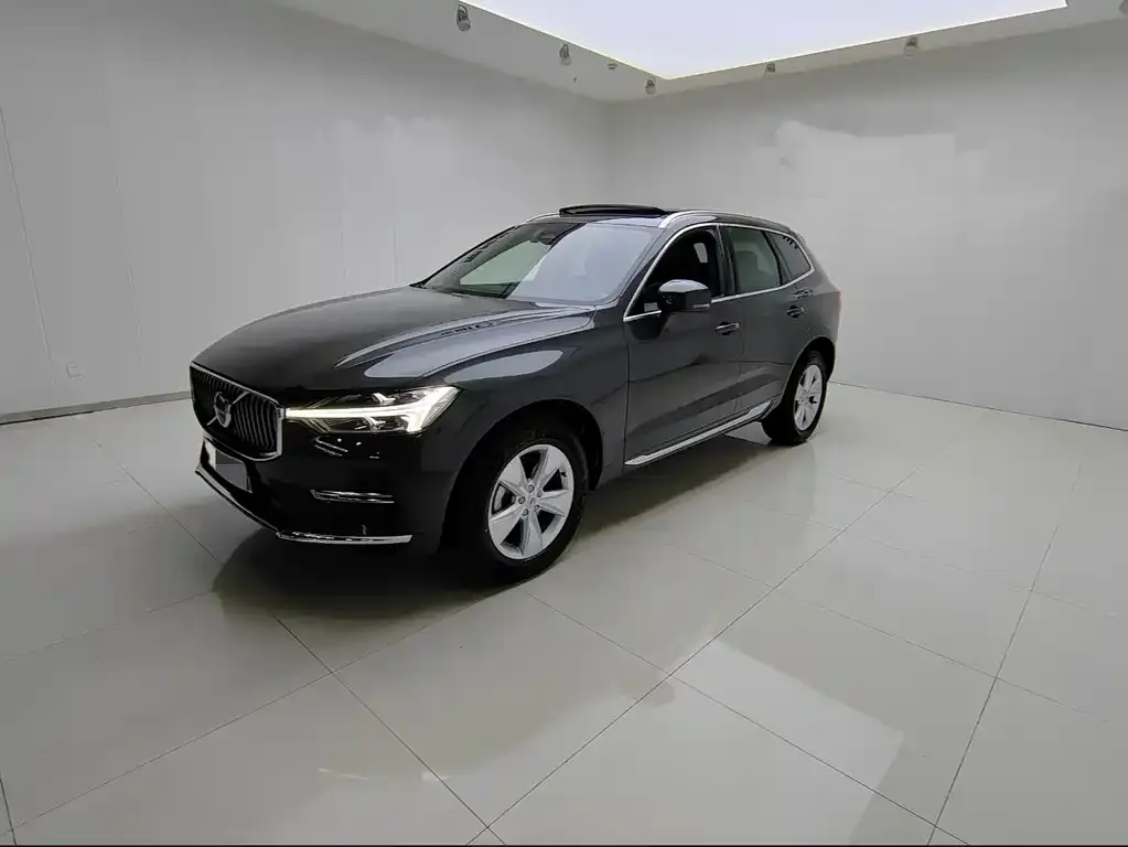 Volvo XC60 — фото 1