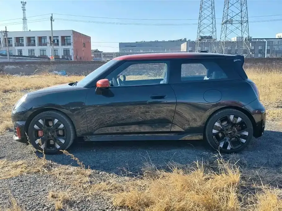 MINI JCW Electric — фото 9