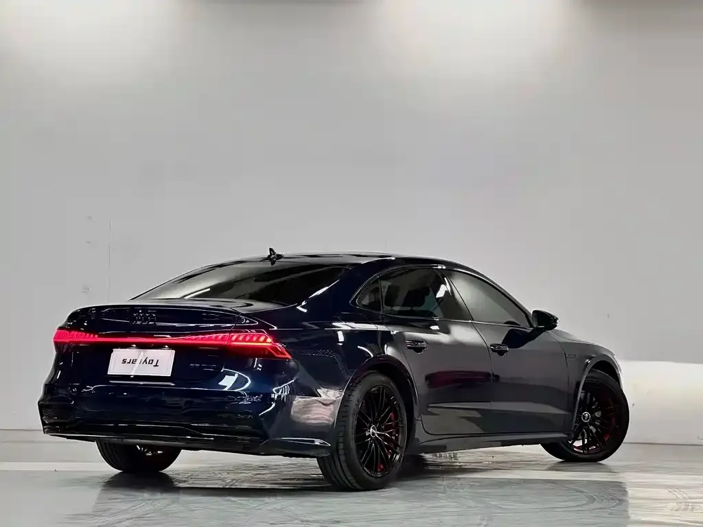 Audi A7L — фото 2
