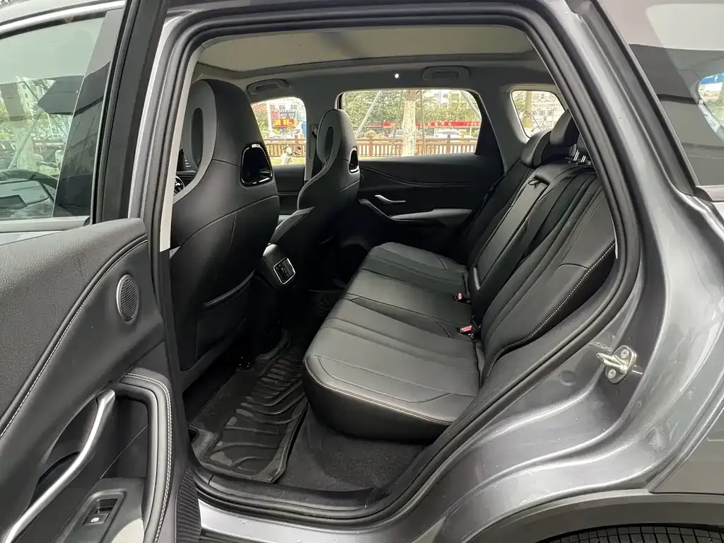 BYD Seal 05 DM-i — фото 8