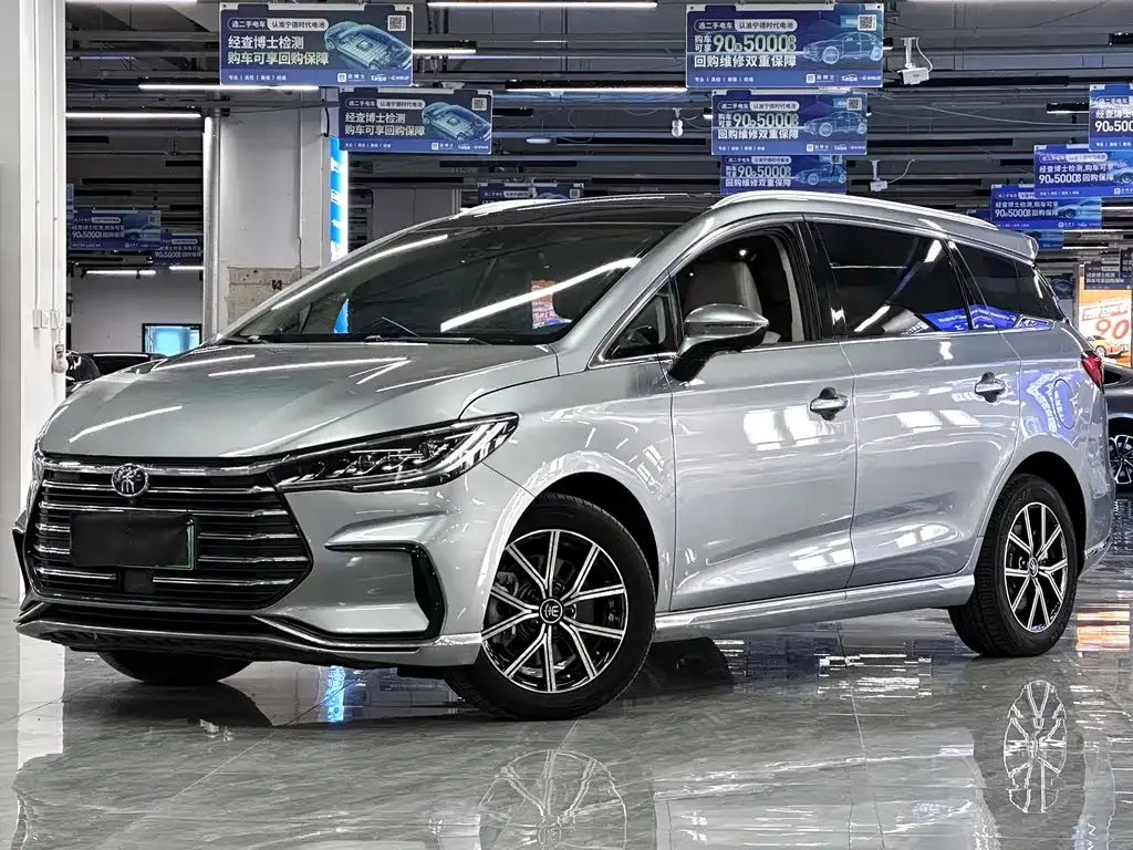 BYD MAX New Energy — фото 1