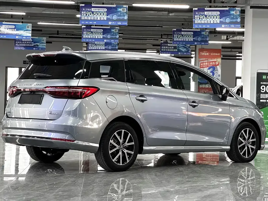 BYD MAX New Energy — фото 4