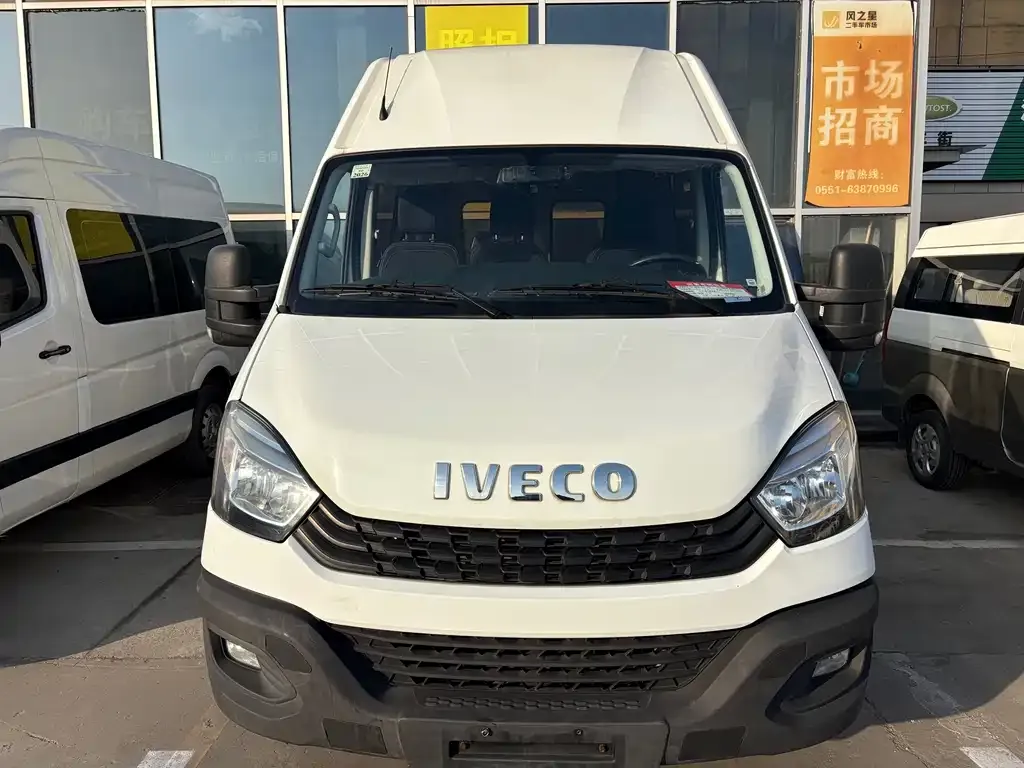 IVECO Ousheng — фото 2