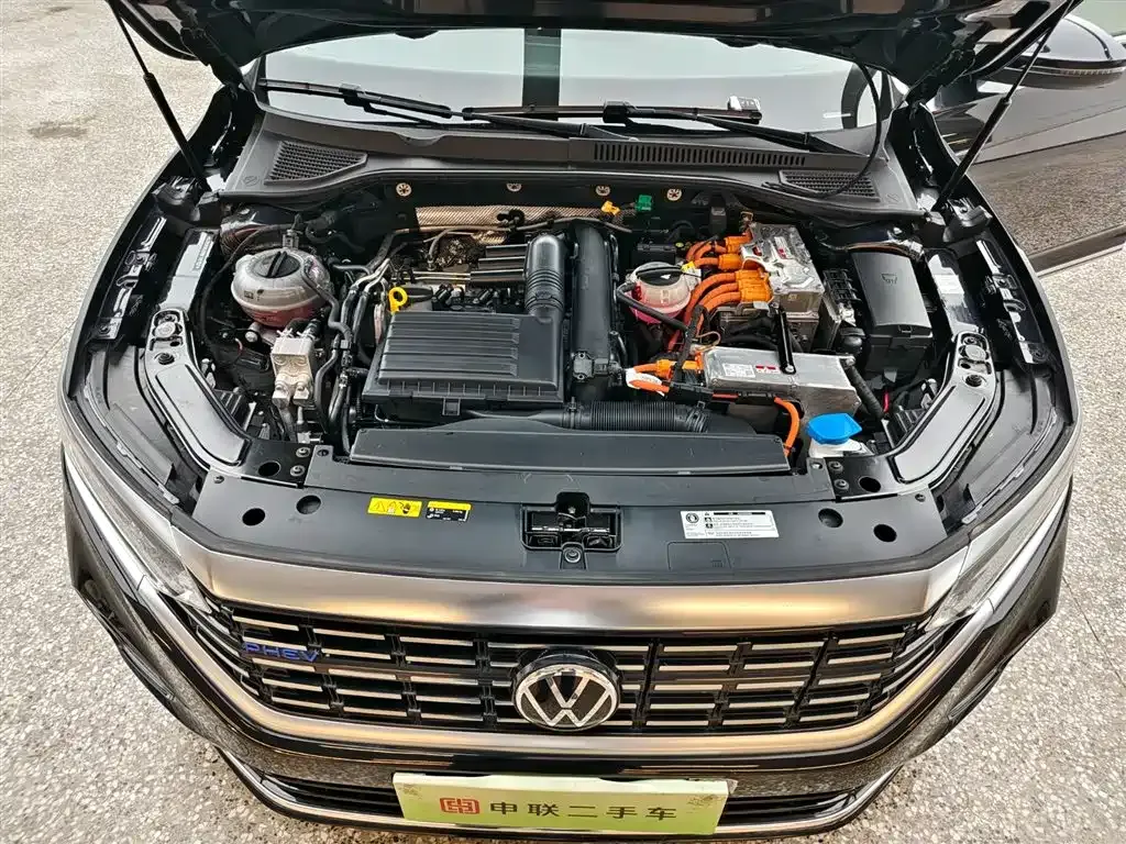 Volkswagen Passat New Energy — фото 6