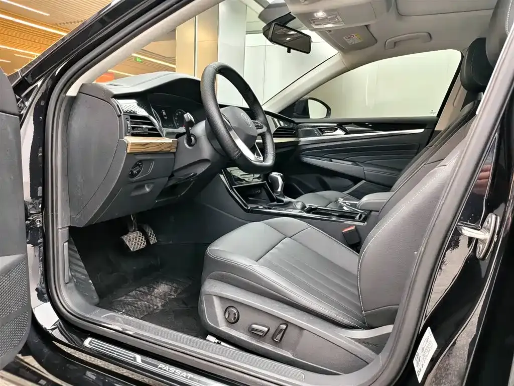 Volkswagen Passat New Energy — фото 8