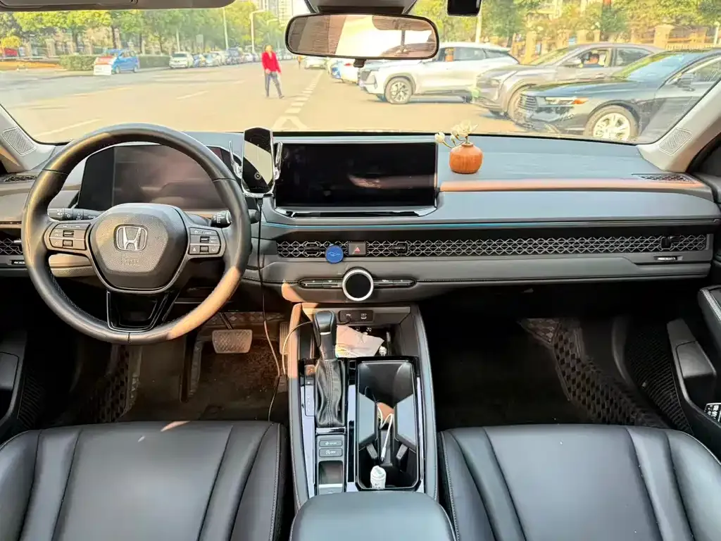 Honda Accord — фото 8