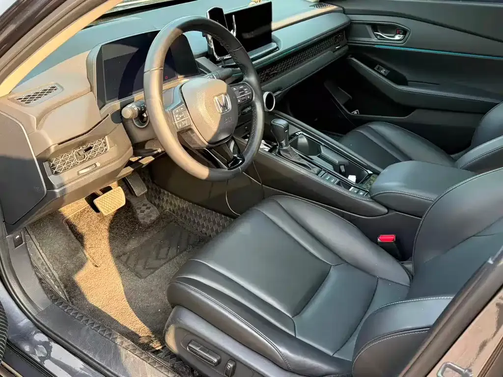 Honda Accord — фото 10