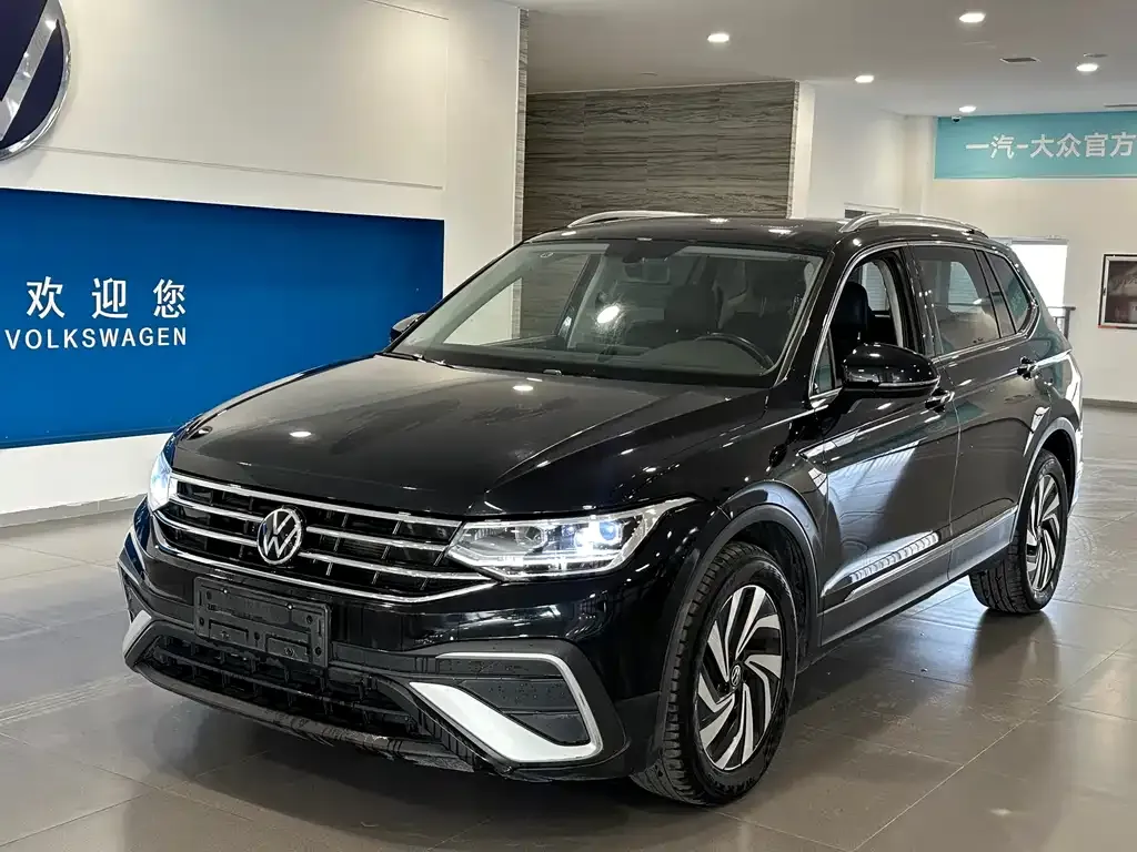 Volkswagen Tiguan L — фото 3