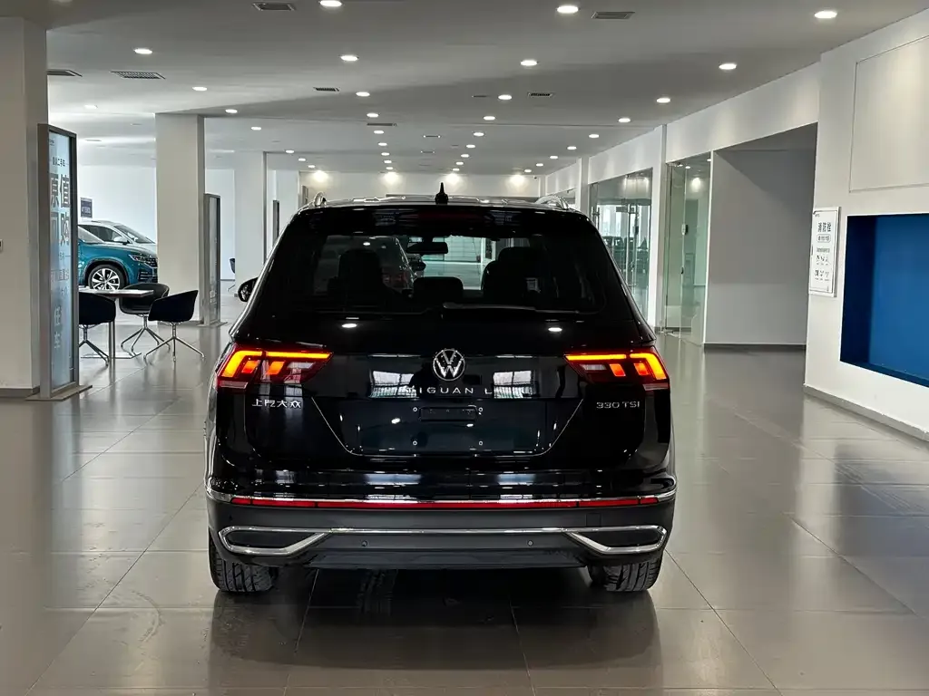 Volkswagen Tiguan L — фото 7