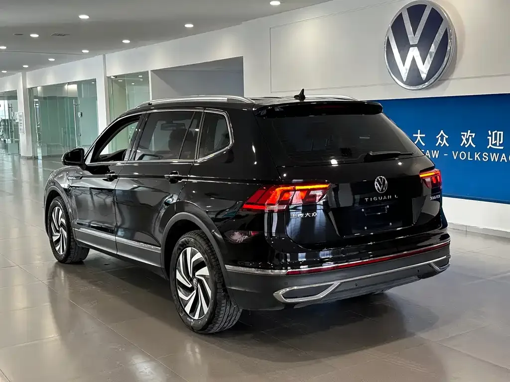 Volkswagen Tiguan L — фото 8