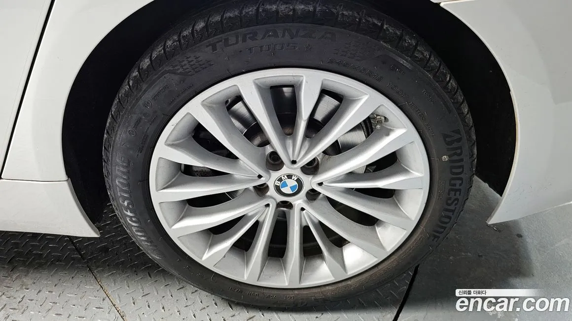 BMW 5-Series — фото 8