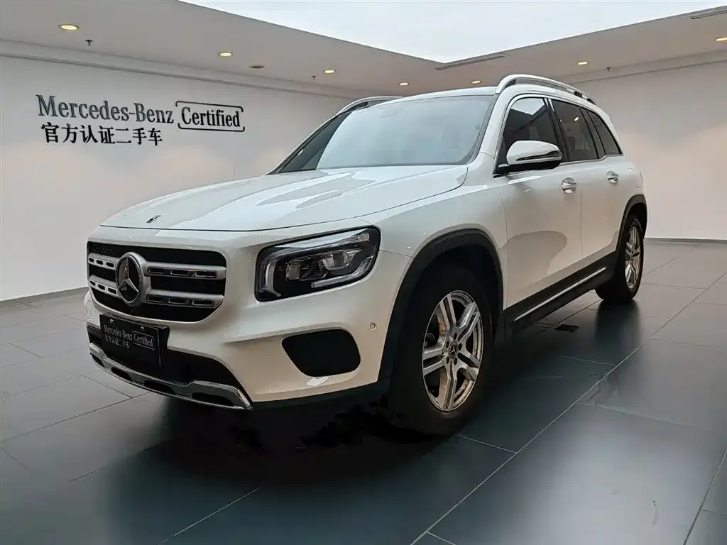 Mercedes-Benz GLB — фото 1