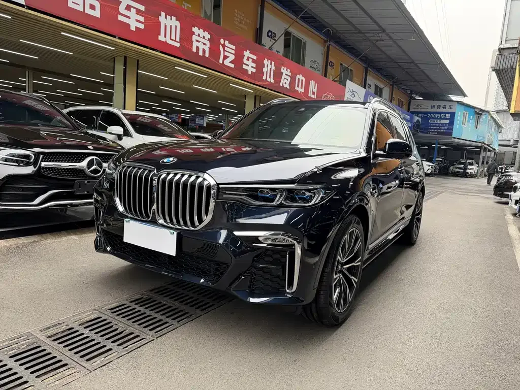 BMW X7 — фото 1