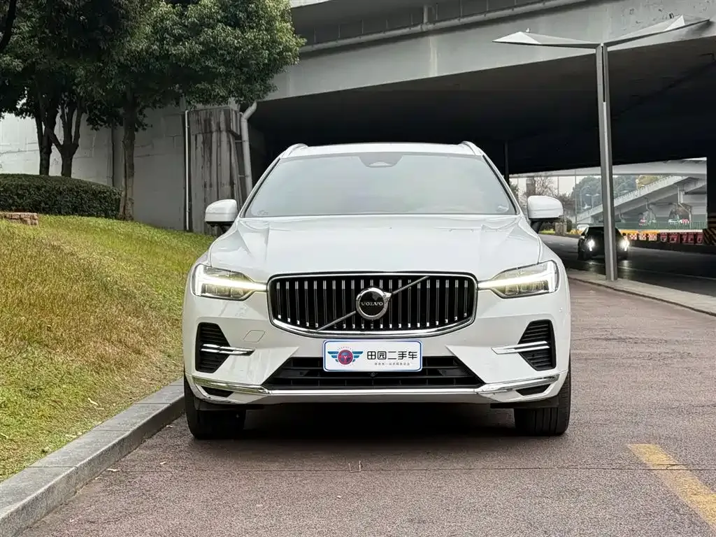 Volvo XC60 — фото 5