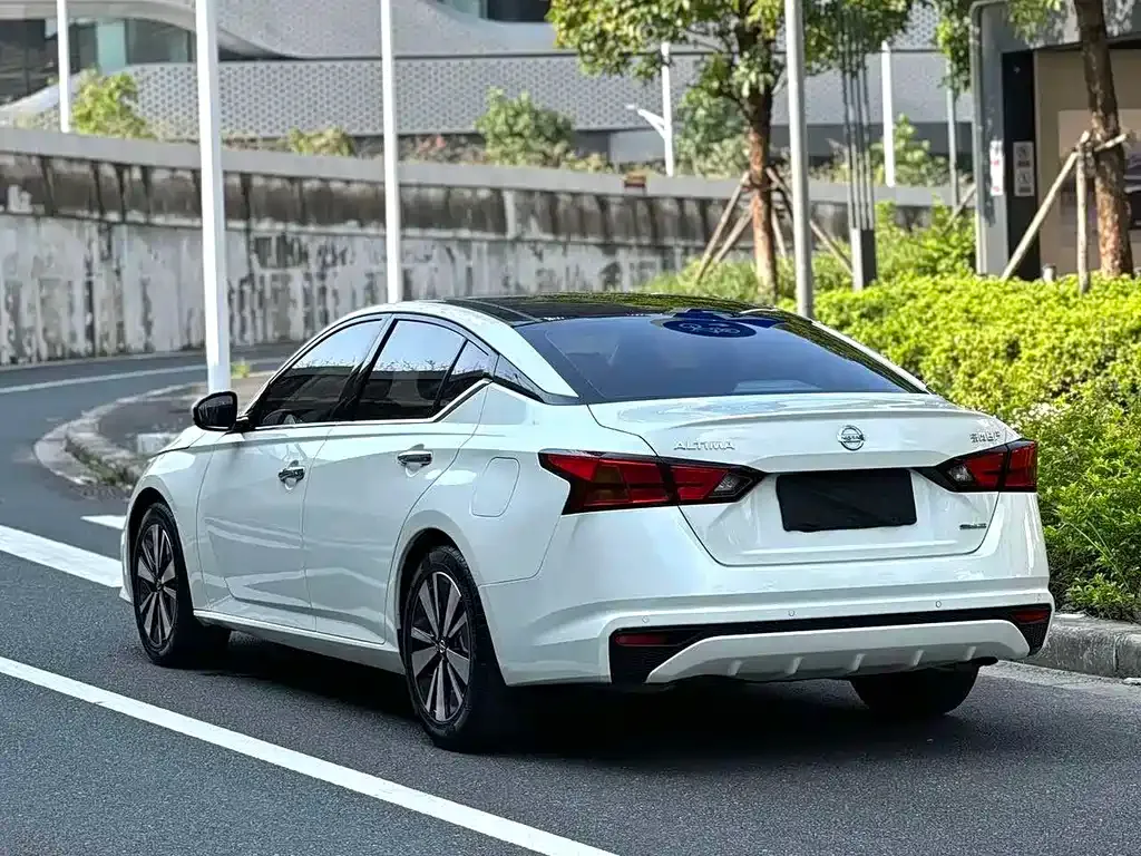 Nissan Teana — фото 2