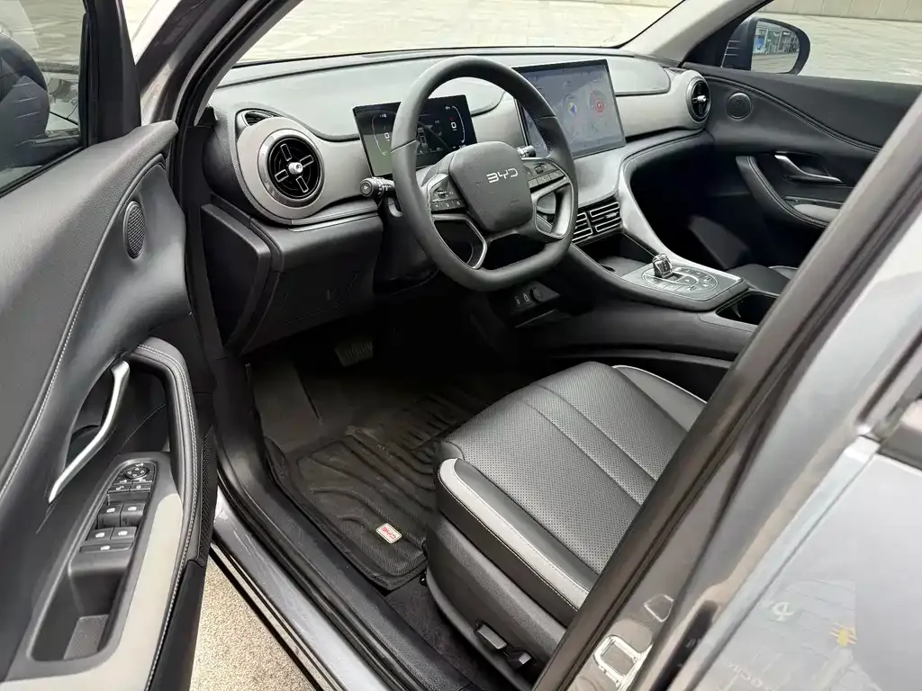 BYD Seal 05 DM-i — фото 8