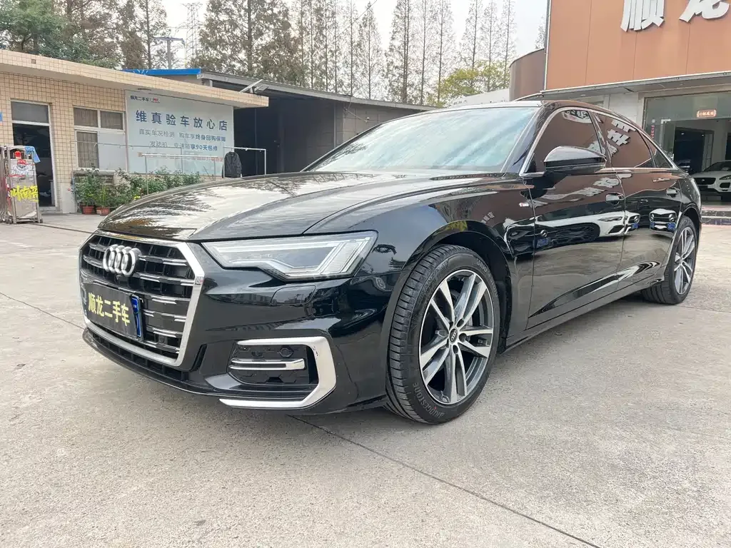 Audi A6L — фото 1