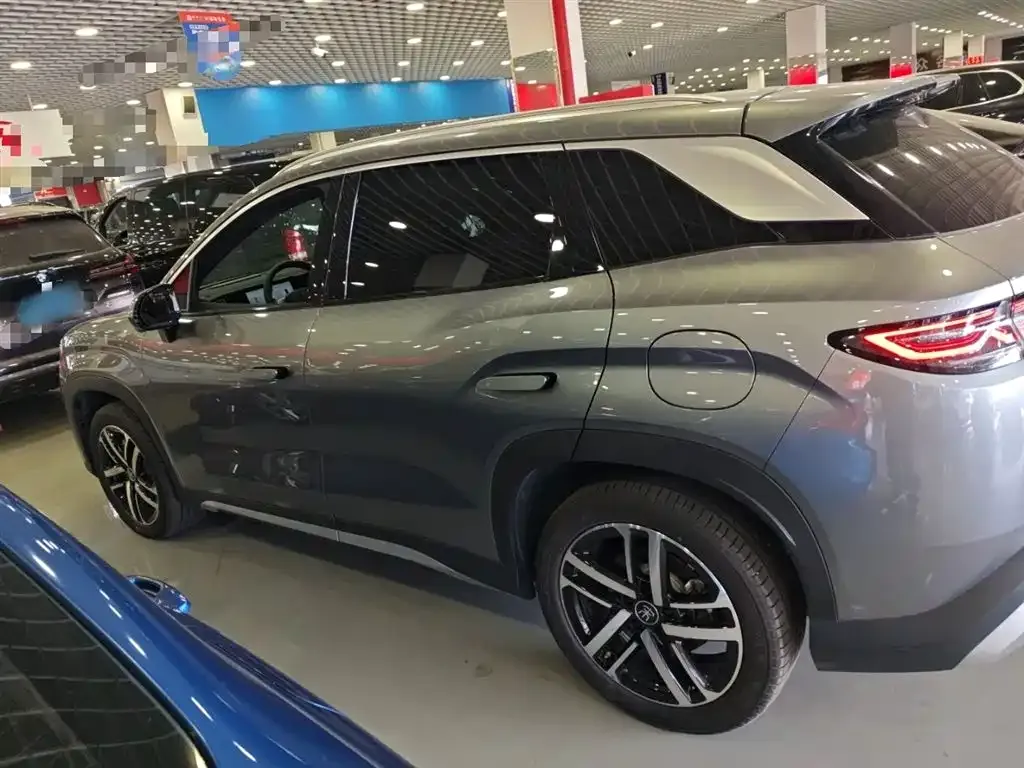 BYD L DM-i — фото 6