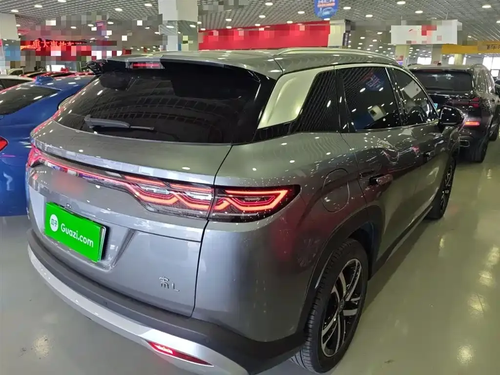 BYD L DM-i — фото 9