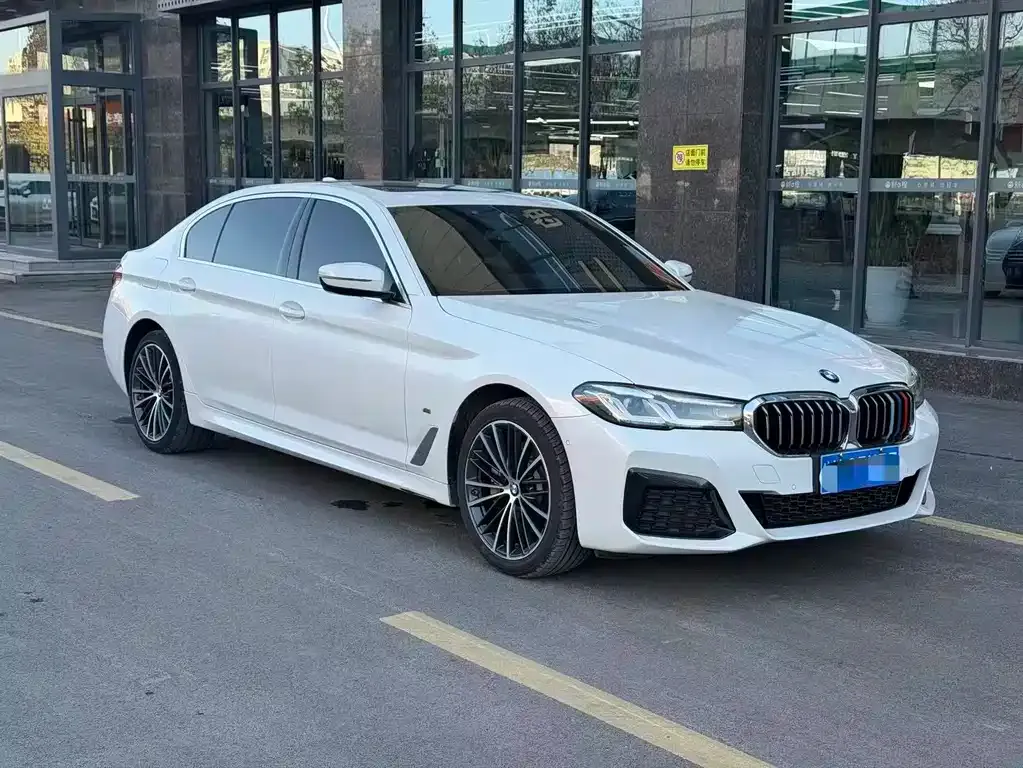 BMW 5 Series — фото 5