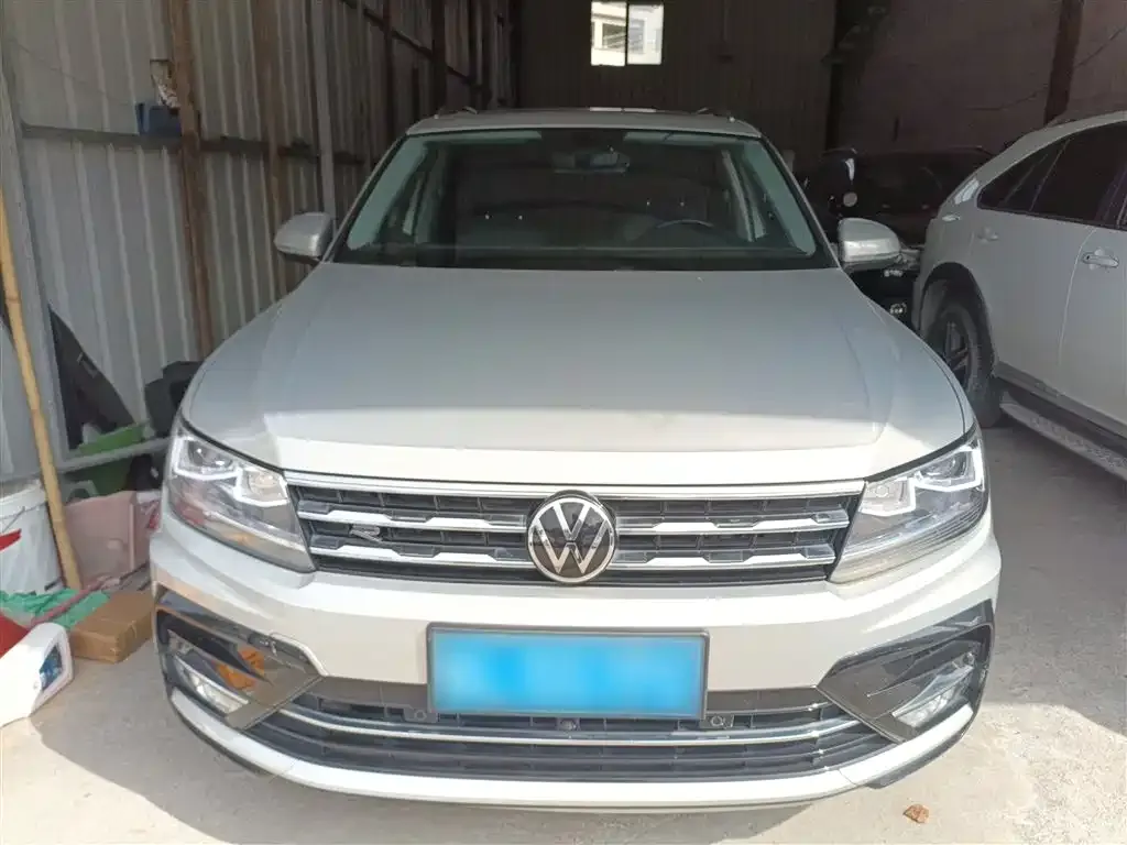 Volkswagen Tiguan L — фото 3