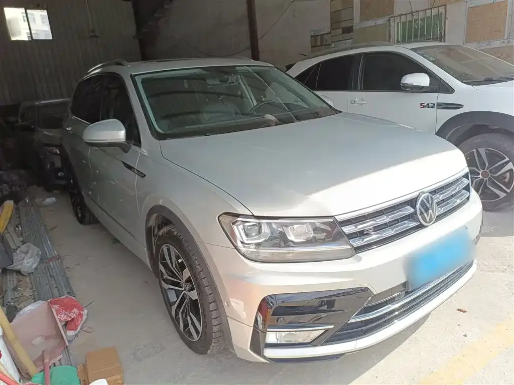 Volkswagen Tiguan L — фото 4