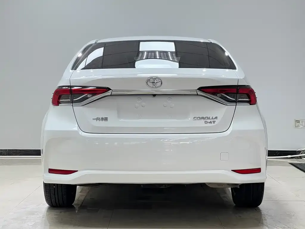 Toyota Corolla — фото 4