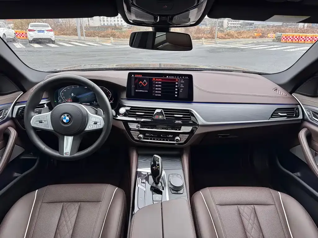 BMW 5 Series — фото 4