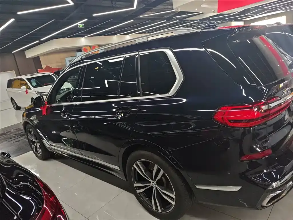 BMW X7 — фото 3