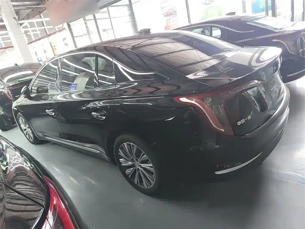 Hongqi E-QM5 — фото 5