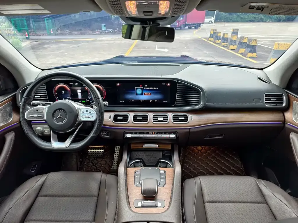 Mercedes-Benz GLS — фото 4