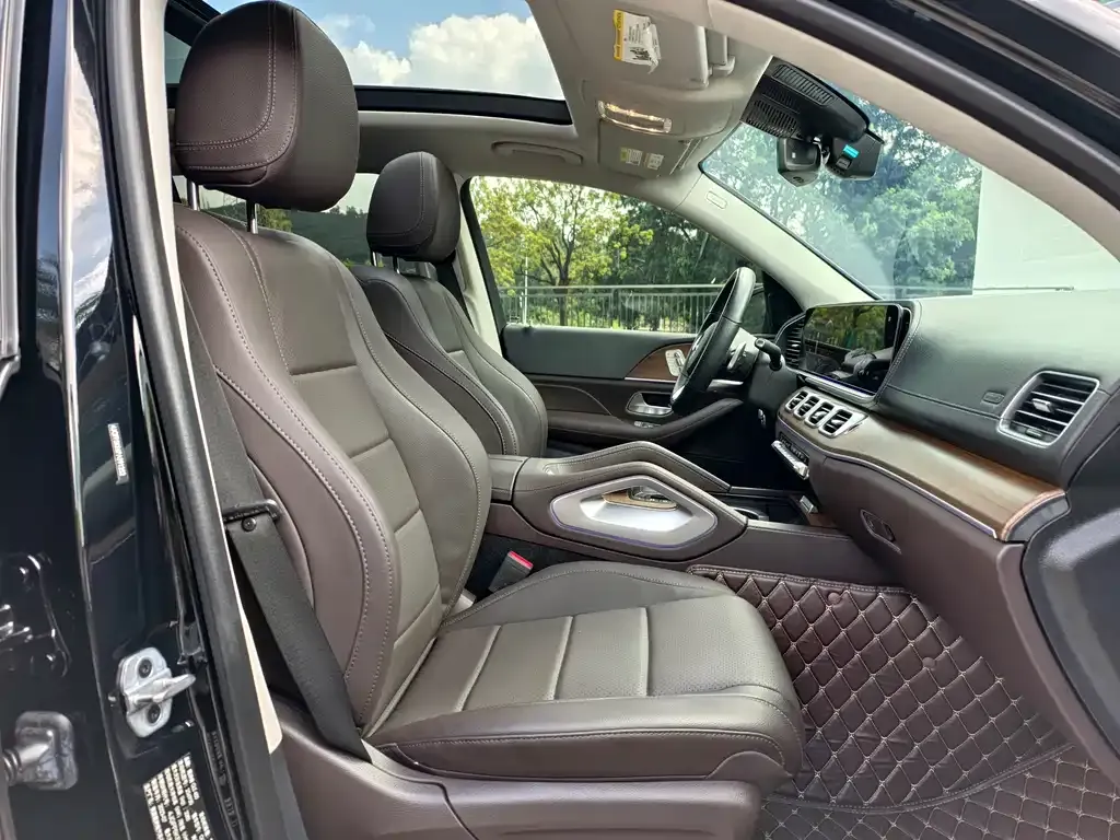 Mercedes-Benz GLS — фото 6