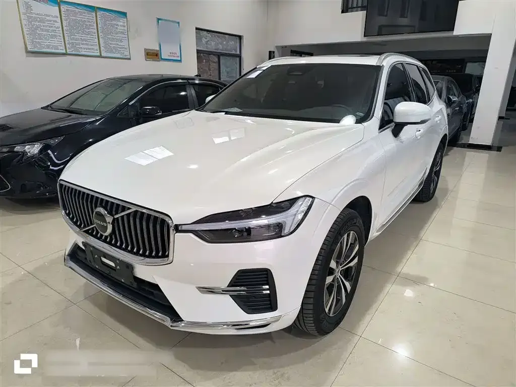 Volvo XC60 — фото 1
