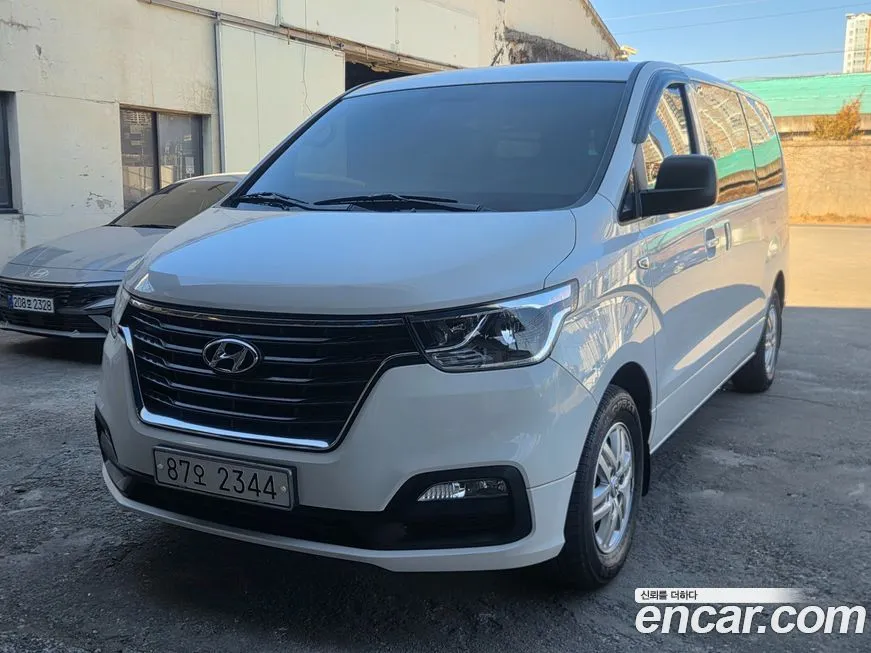 Hyundai Starex — фото 1