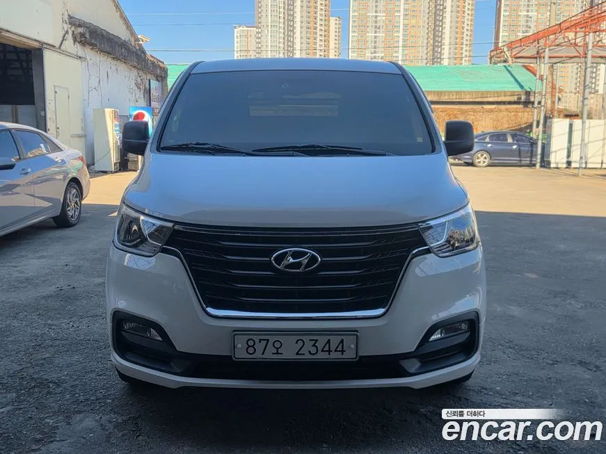 Hyundai Starex — фото 2
