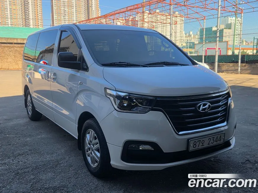 Hyundai Starex — фото 3