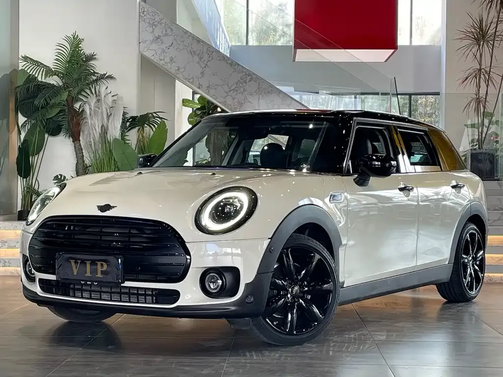 MINI Clubman — фото 1