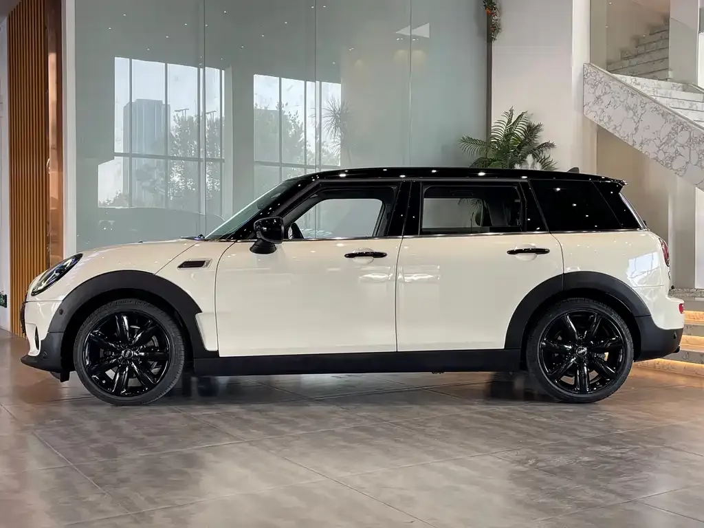 MINI Clubman — фото 6
