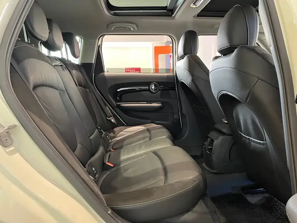 MINI Clubman — фото 4