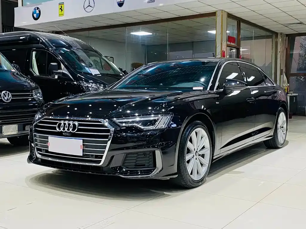 Audi A6L — фото 1
