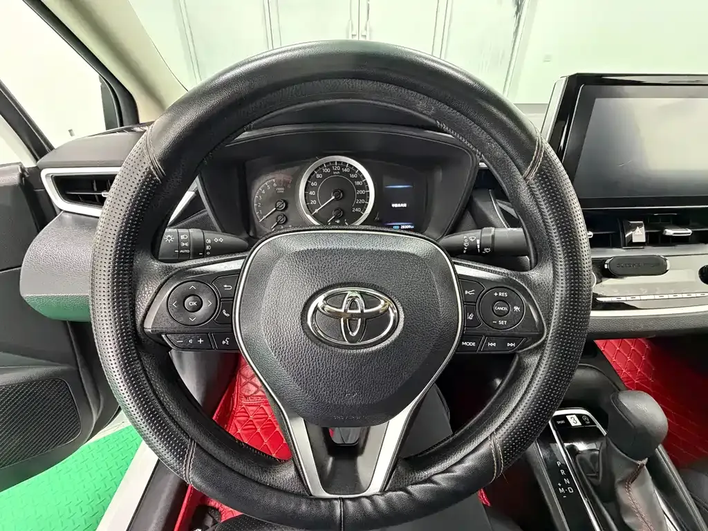 Toyota Corolla — фото 10