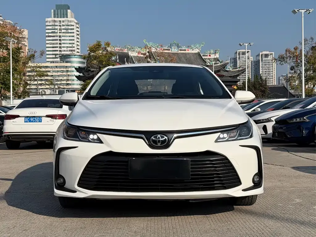 Toyota Corolla — фото 6