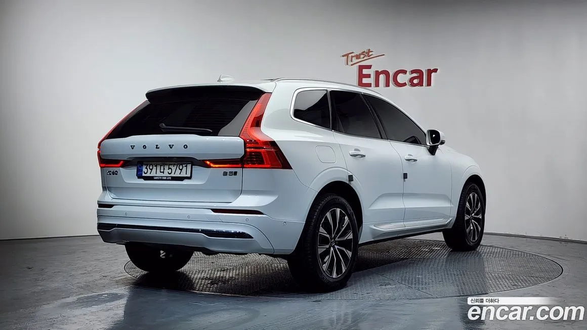Volvo XC60 — фото 9